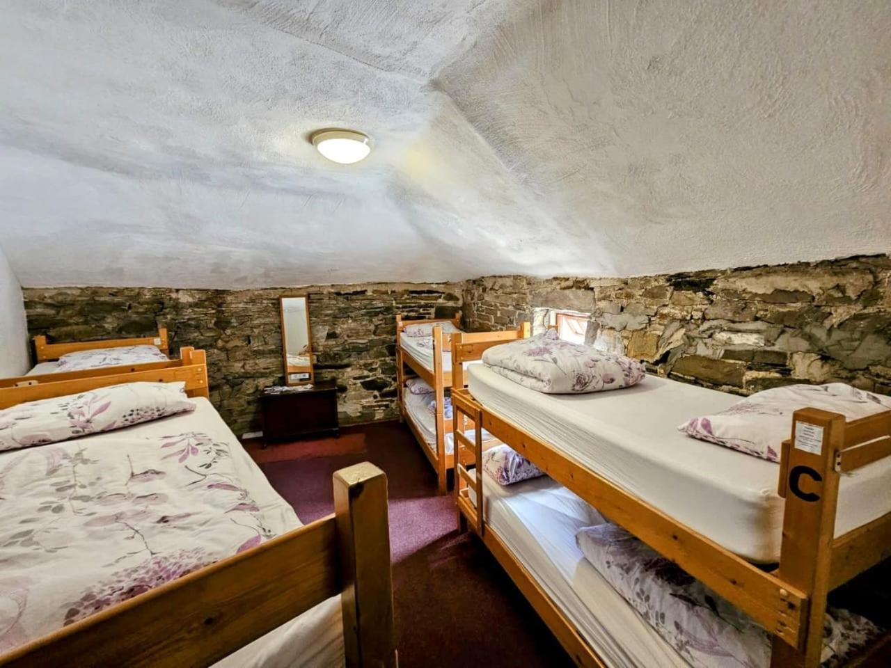 Old Mill Holiday Hostel Westport Exteriör bild